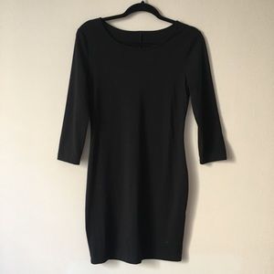 Black 3/4 sleeve tube dress